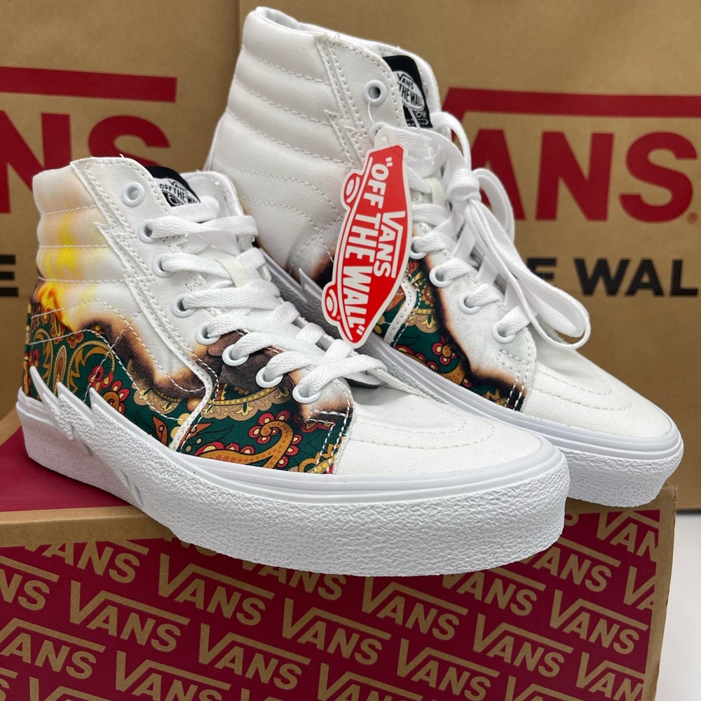 Vans Men’s Sk8-Hi Bolt (Big Reveal) True White/P Sneakers 
VN0A5JIVAZQ - Picture 9 of 16